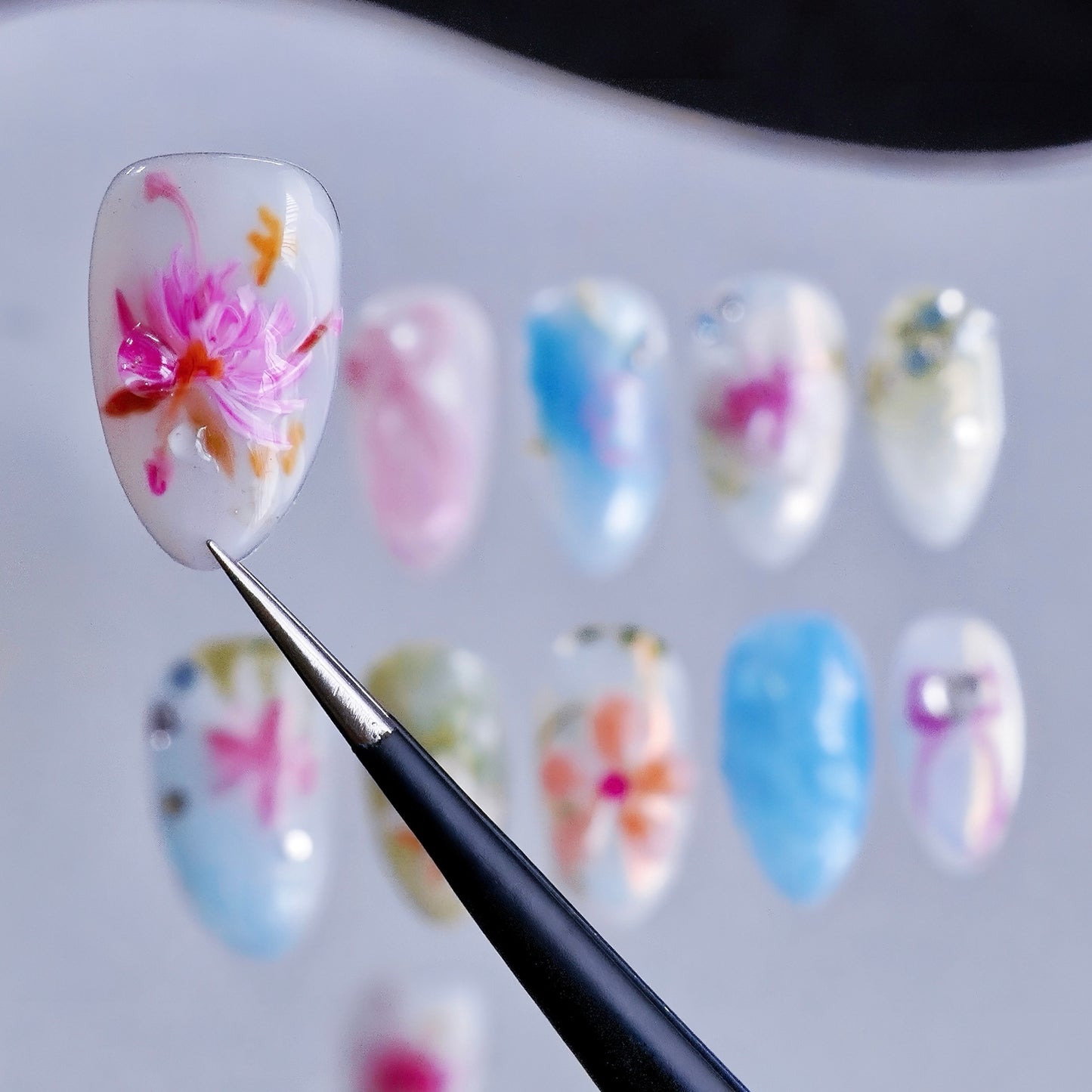 YUMMICLAWS Press on nails Fantasia short almond