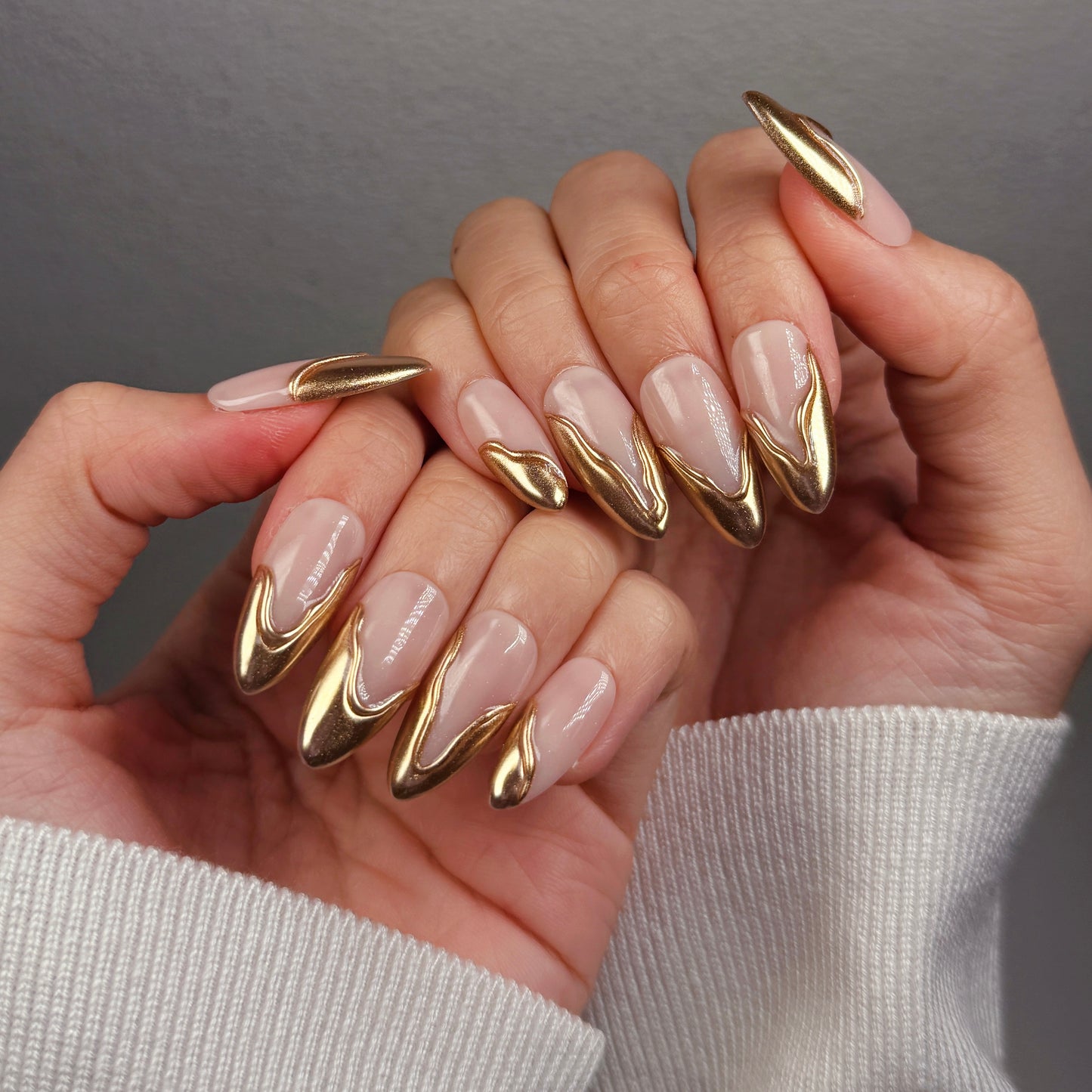 Gilded press on nails