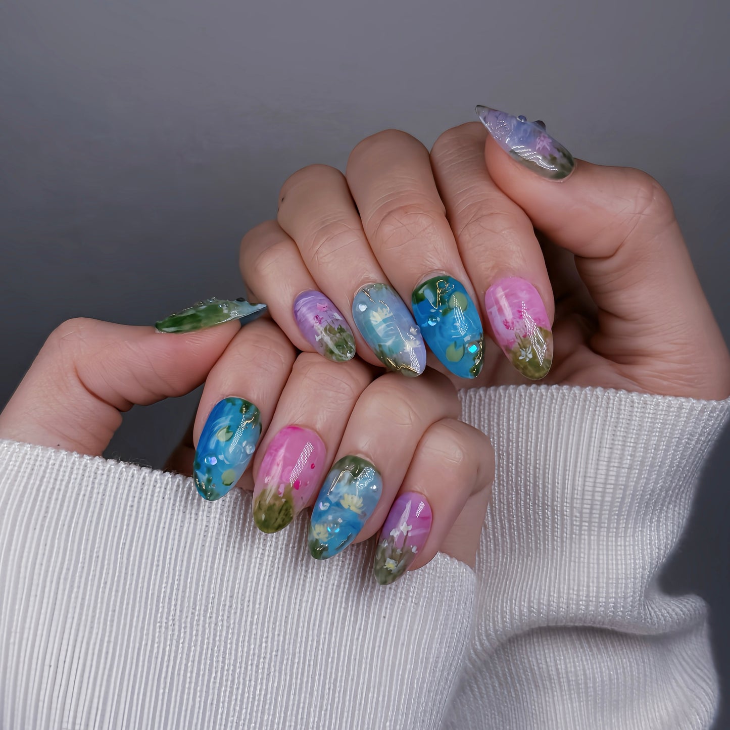 YUMMICLAWS Press on nails Giverny Glow short almond