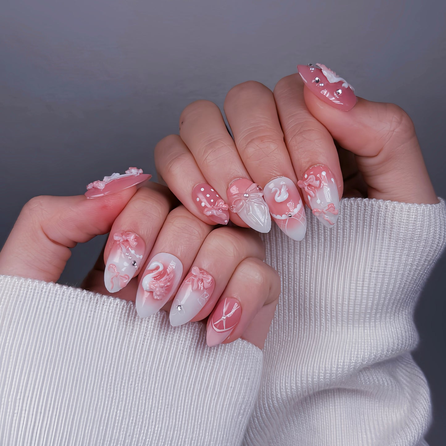 YUMMICLAWS Press on nails Odette short almond