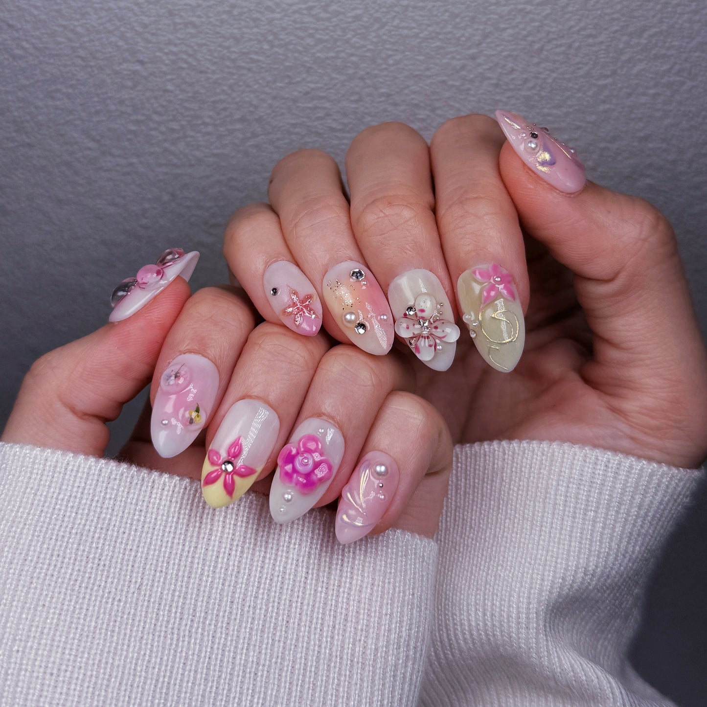 YUMMICLAWS Press on nails Hana short almond