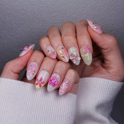 YUMMICLAWS Press on nails Hana short almond